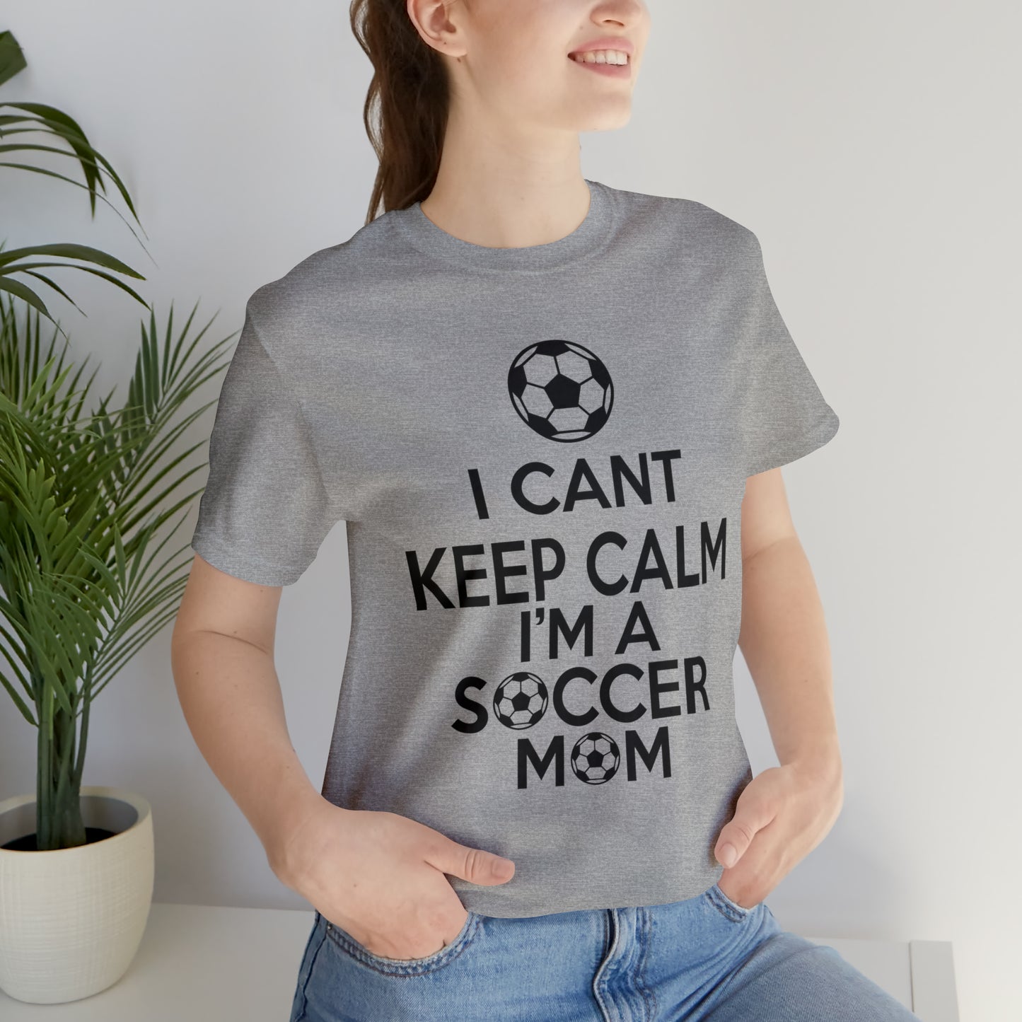 I can't keep calm I'm a soccer mom T-Shirt